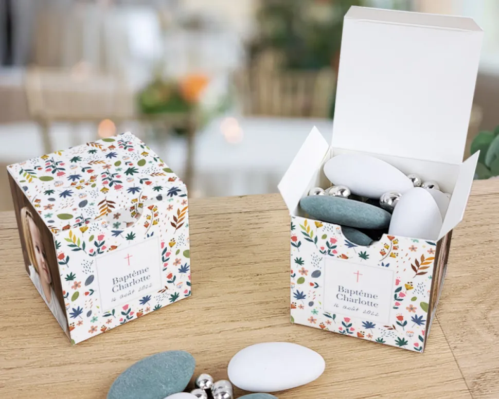 Boîtes à dragées personnalisées avec dragées chocolat et amandes - Fleurs des Champs