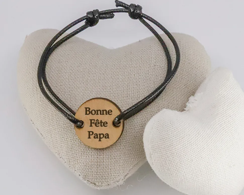 Bracelet cordon avec médaille personnalisée en bois