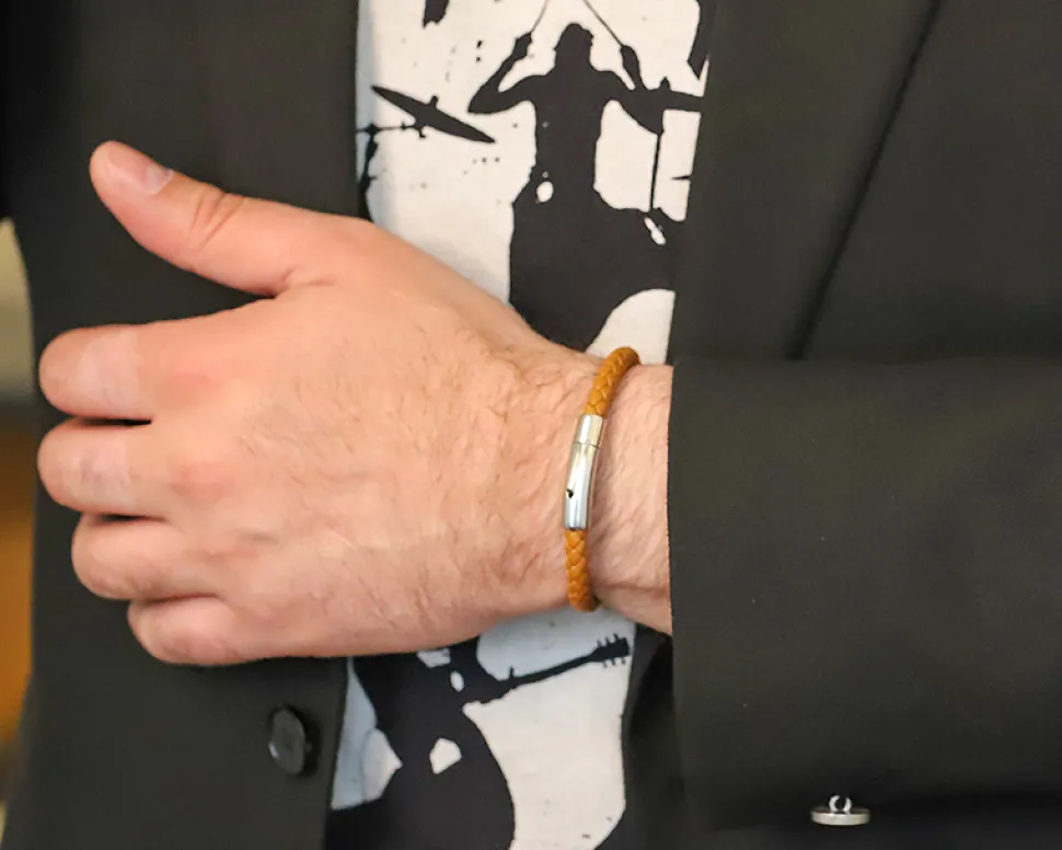 Bracelet en cuir tressé coloré - Marron foncé, camel ou bleu marine