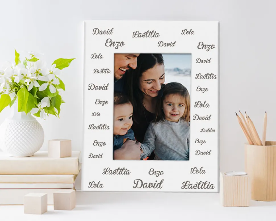 Cadre en métal blanc gravé Personnalisable - Famille Prénoms