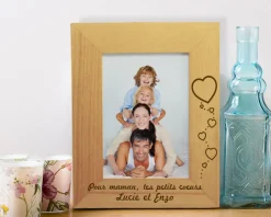 Cadre photo en bois gravé