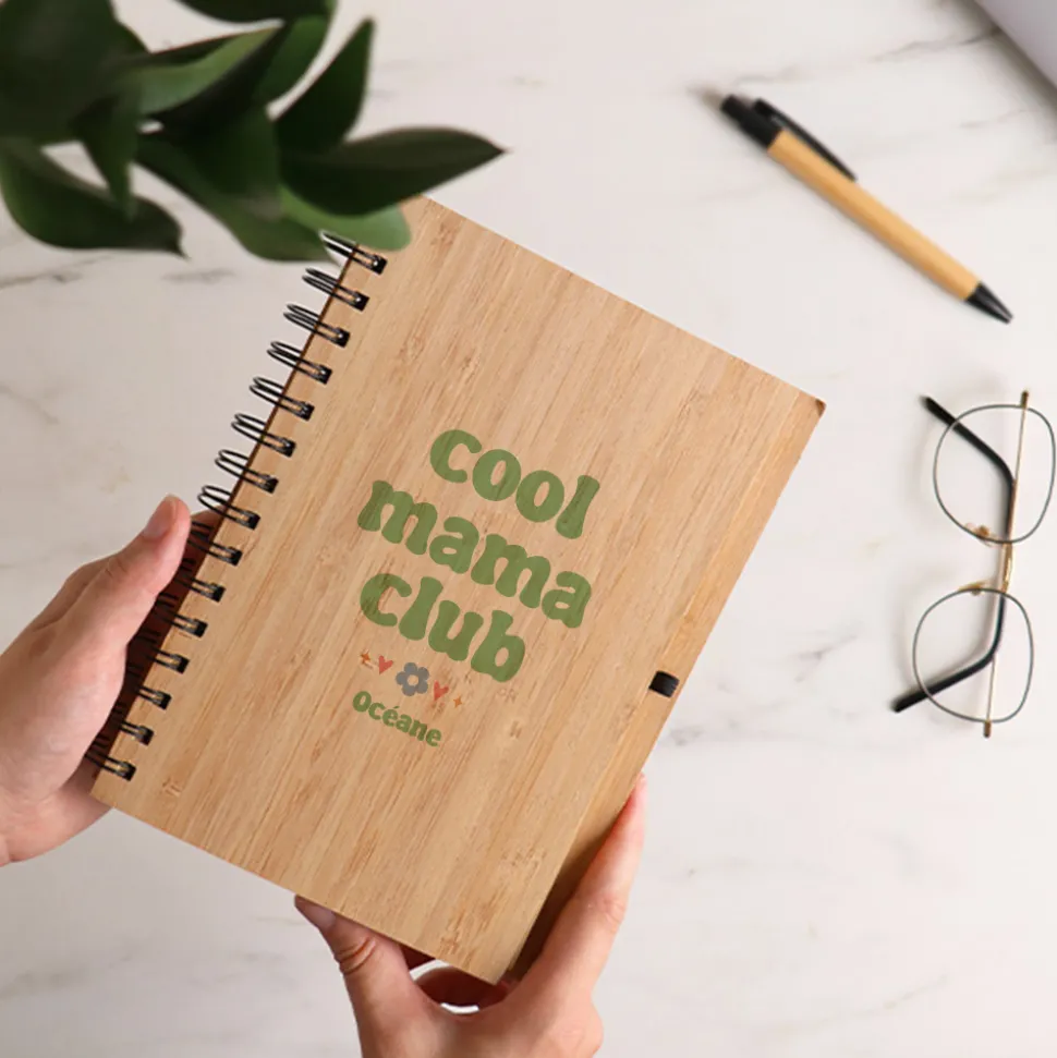 Cahier en bois personnalisé - Cool Mums Club