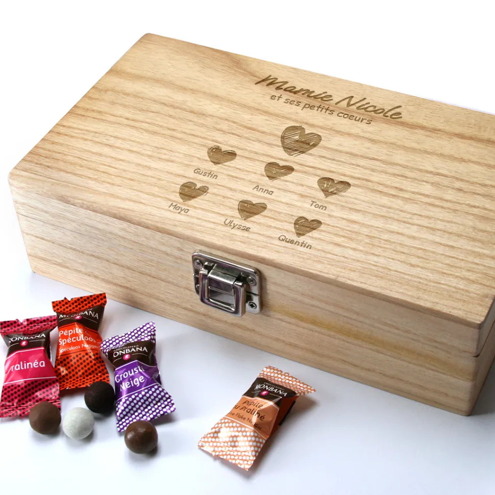 Coffret gravé de chocolats Monbana - Mamie et ses petits coeurs