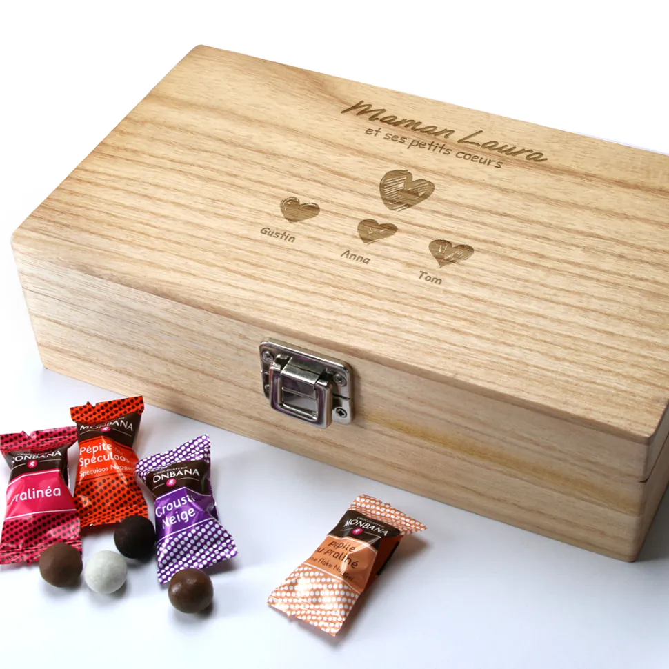Coffret gravé de chocolats Monbana - Maman et ses petits coeurs