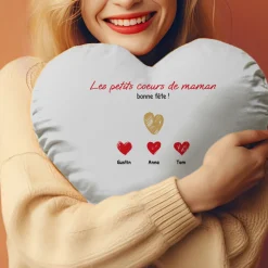 Coussin personnalisé coeur - Maman et ses petits coeurs