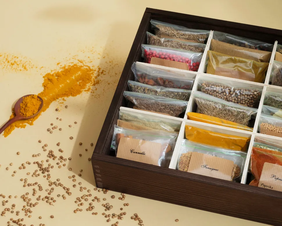 Grand coffret d'épices gravé Cuisine d'Excellence - 36 épices du monde