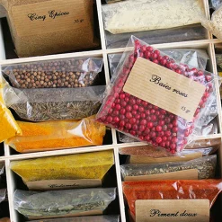 Grand coffret d'épices gravé - 36 épices du monde - Recette du Bonheur