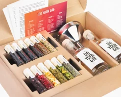 Kit de fabrication de gin avec un verre personnalisé