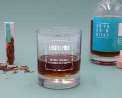 Kit de fabrication de whisky avec un verre personnalisé