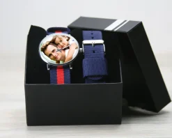 Montre bleu rouge Photo