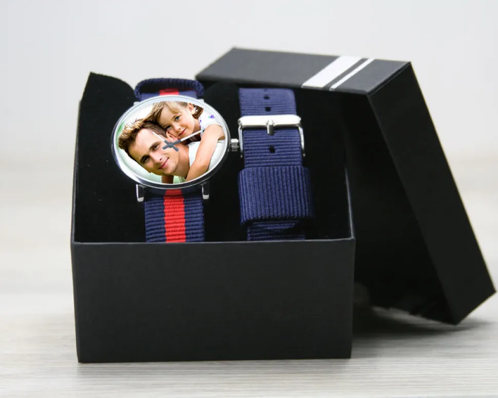 Montre bleu rouge Photo
