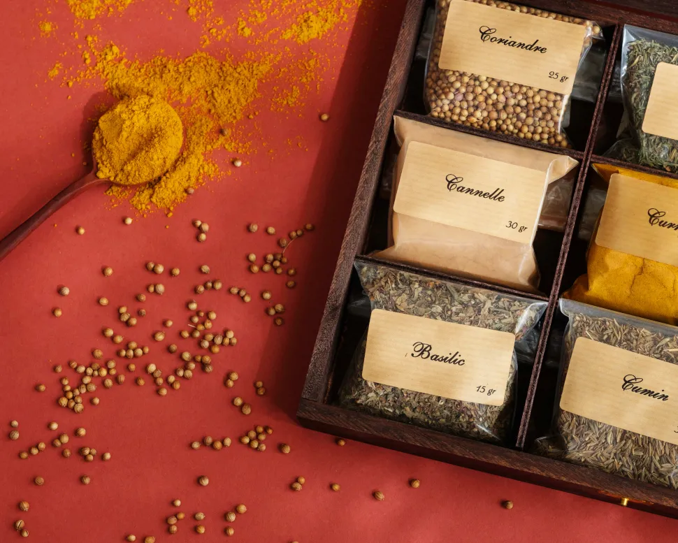 Petit coffret d'épices gravé Cuisine d'Excellence - 9 épices du monde
