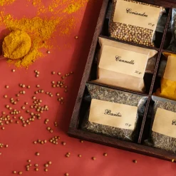 Petit coffret d'épices gravé "Chef étoilé" - 9 épices du monde