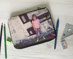 Trousse avec fournitures Photo
