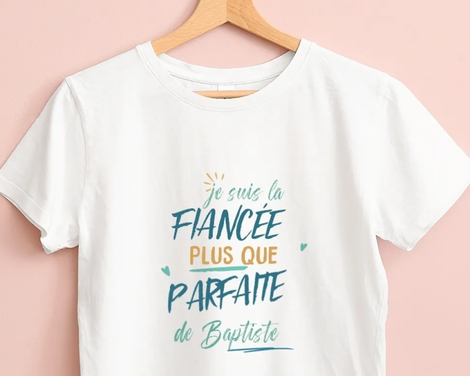 T-Shirt femme personnalisé : Fiancée la plus...