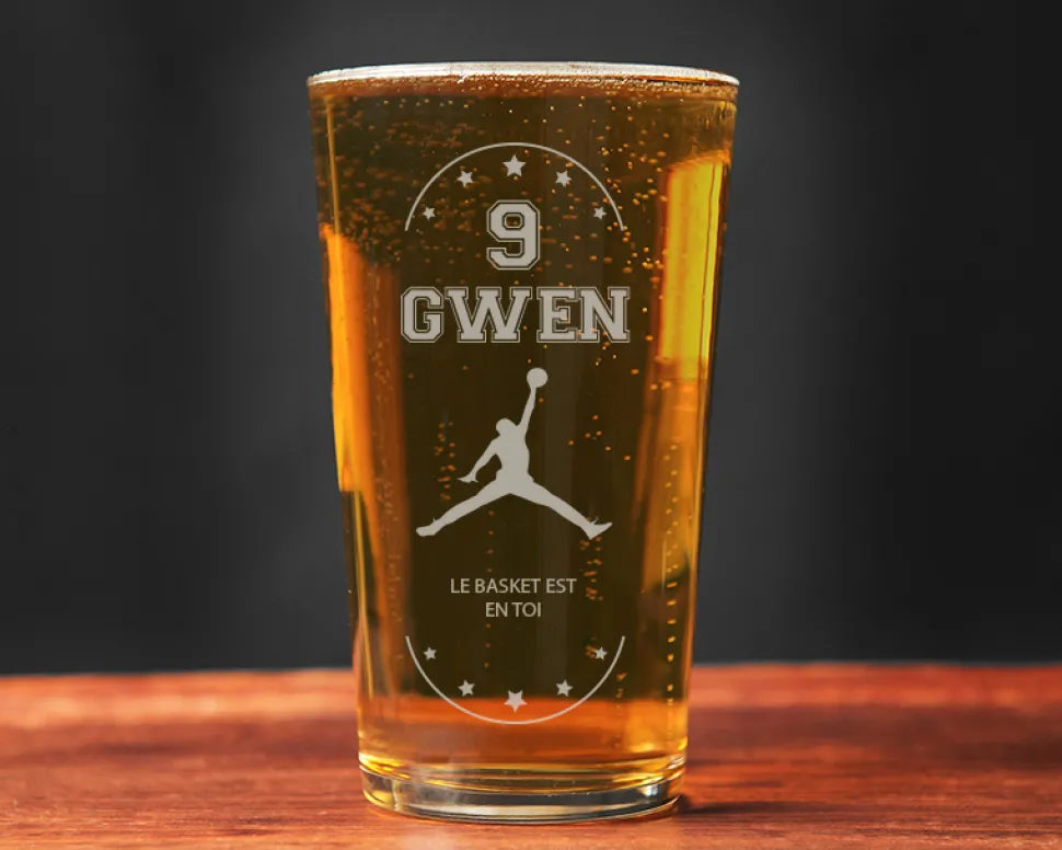 Verre à bière personnalisé prénom - Basket